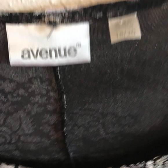 #162)🖤NEW🖤Avenue- Lovely blouse/tunic! - Picture 4 of 8